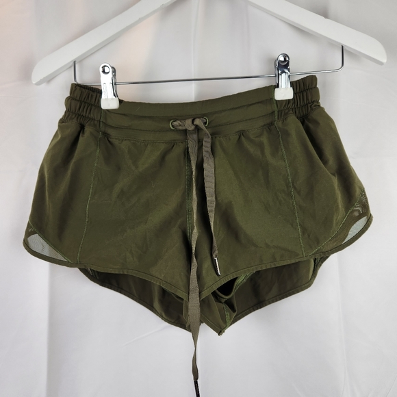 Lululemon Hotty Hot shorts size 8 in EUC - Picture 7 of 15